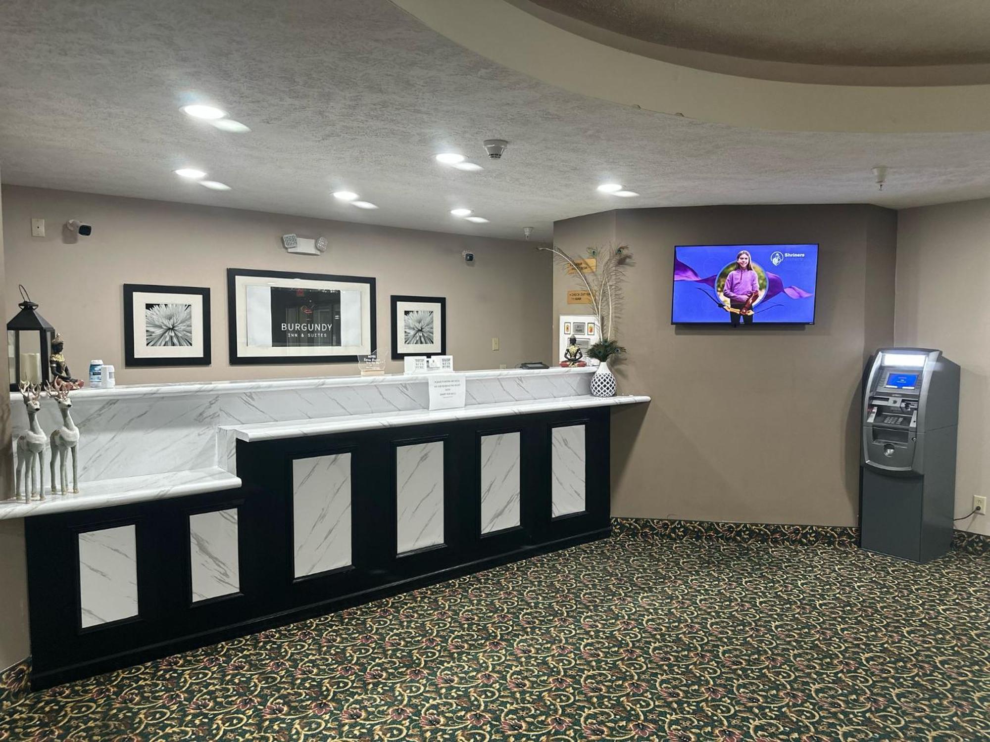 Burgundy Inn & Suites By Oyo El Paso Exterior photo